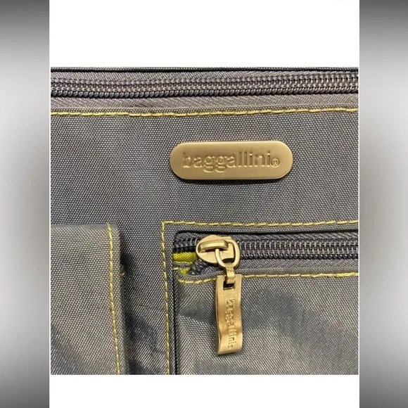 Baggallini Blue/Lime Nylon Multi-Pocket Crossbody Bag w/ Detachable Change Purse - Picture 6 of 15